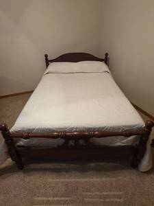 lot 59 image: Full Size Handmade Quilt