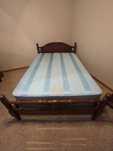 lot 60 image: Walnut Traditional Full Size Bed Frame with Mattress & Boxspring