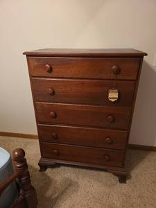 lot 61 image: American Walnut 5-Drawer Chest