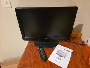 lot 85 image: Sanyo DP19649 18.5-inch LCD TV with Remote