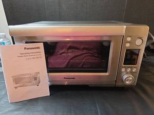 lot 223 image: Panasonic NB-W250 Digital Toaster Oven
