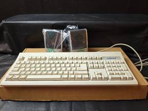 lot 255 image: NEW Neoware PC Desktop Keyboard with Speakers
