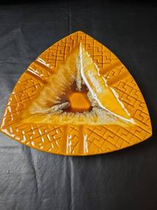lot 272 image: Mid-Century Orange Glazed Triangle Ashtray