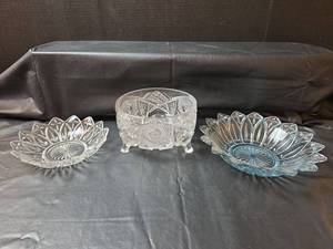 lot 278 image: Crystal Clear Glass Footed Bowls and Light Blue Glass Bowl