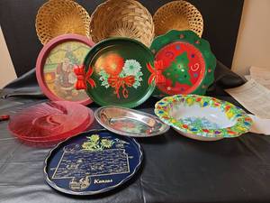 lot 288 image: Holiday Decorative Plate Collection