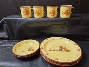 lot 293 image: Monterrey Western Ware Chuck Wagon Dinnerware Set 11pc