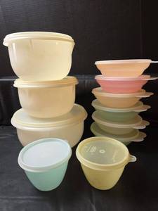 lot 295 image: Tupperware Bowl Sets