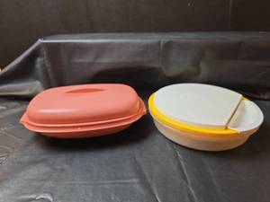 lot 296 image: Vintage Tupperware Kitchen Work Unit and Microwave Steamer