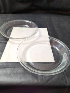 lot 324 image: FireKing #459 8 Glass Pie Plates - Set of 2