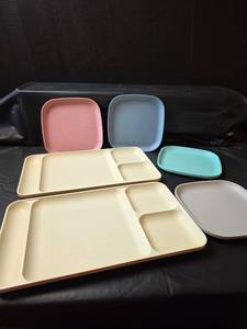 lot 328 image: Tupperware Pastel Dining Set