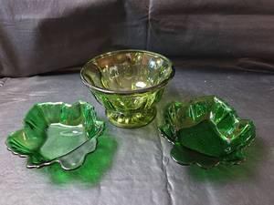 lot 337 image: Green Glass Trinket Dishes