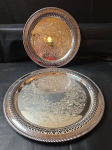 lot 364 image: WM Rogers Round Silver Plated Serving Trays with Pierced Border