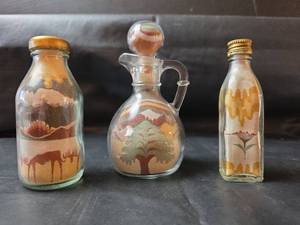lot 375 image: Sand Art Wildlife Scene Glass Bottles Set