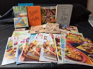 lot 381 image: Large Cookbook and Magazine Collection