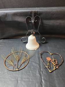 lot 385 image: Decorative Wall Set - White Bell with Metal Art