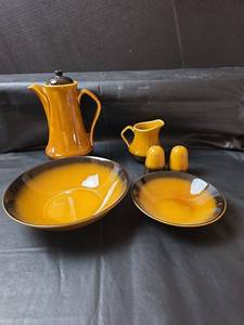 lot 393 image: Kristina Collection Mid-Century Yellow and Brown Ceramic Serving Dishes