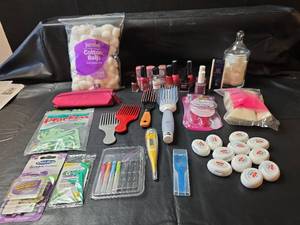 lot 410 image: Mixed Beauty and Personal Care Lot