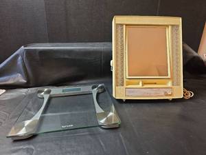 lot 416 image: 1960s General Electric Make-up Mirror (Powers on) with Taylor Glass Scale