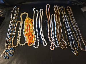 lot 460 image: Mixed Bead Necklace Collection