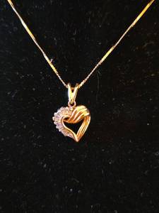lot 479 image: 14K Gold and Diamond Heart Pendant Necklace Wt. 3.62gm