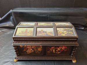 lot 485 image: Merle Norman 1976 Decorative European Scene Jewelry Box with Floral Panels