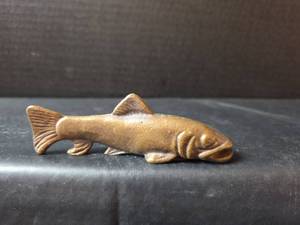 lot 516 image: Solid Brass Trout Fish Figurine