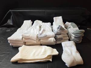 lot 525 image: Mens White Cotton Socks Bundle