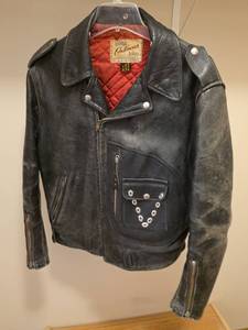 lot 539 image: Vintage Hercules Outerwear by Sears Genuine Horsehide Motorcycle Jacket Size Medium