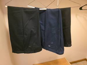 lot 540 image: Dockers and Haggar Mens Classic Fit Dress Pants Size 36x29