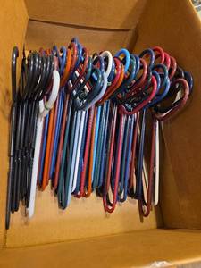 lot 556 image: Multi-Color Plastic Hangers Set 43pc