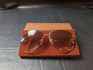 lot 565 image: Grasshopper Rimless Gradient Sunglasses