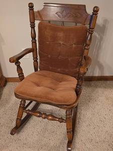 lot 572 image: Traditional Wooden Oak Rocking Chair with Corduroy Cushions