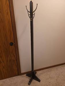 lot 574 image: Tall Wooden Coat Stand with Brass Hooks