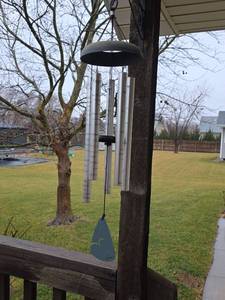 lot 583 image: Angels Arms Memorial Wind Chime