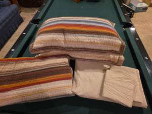 lot 622 image: Full Size Striped Earth Tone Bedspread, 2 Pillows with Pillow Shams, and 4pc. Sheet Set,