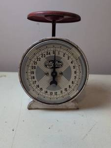 lot 5014 image: Polly-Prim Kitchen Scale by Shapleigh Hardware