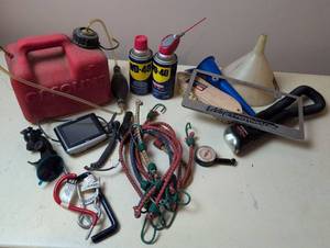 lot 5022 image: Automotive Maintenance Kit with Gas Can