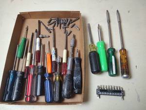 lot 5048 image: Mixed Lot of Screwdrivers with Proskit Bit Set and More