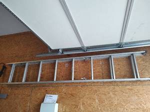 lot 5075 image: 16 ft Aluminum Extension Ladder