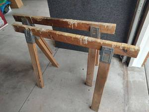 lot 5082 image: Wooden Sawhorse Set with Metal Brackets