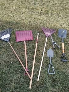 lot 5087 image: Garden Tool Set with Rakes and Shovels