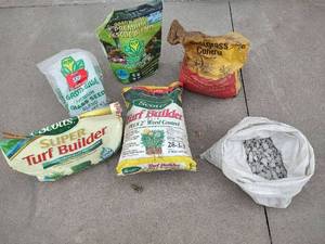 lot 5092 image: Lawn Care Product Collection with Scotts Turf Builder and Decorative Stone