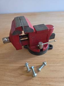 lot 6066 image: Brink and Cotton Red Bench Vise