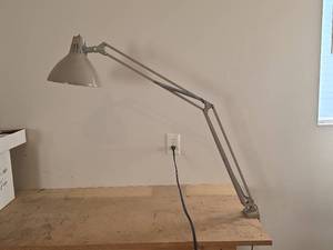 lot 6069 image: Industrial Adjustable Desk Lamp