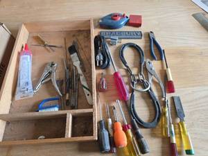 lot 6109 image: Horseshoe Puzzle and Tool Collection