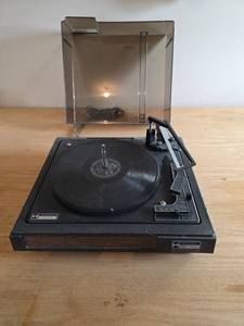 lot 6161 image: Heathkit BSR McDonald AD-1125 Turntable -  Untested