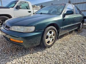 lot 10842 image: 1997 Honda Accord LX Sedan  GREEN