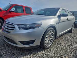 lot 10843 image: 2017 Ford Taurus Limited FWD  SILVER