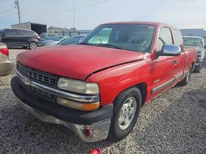 lot 10844 image: 2000 Chevrolet Silverado 1500 Ext. Cab 3-Door Long Bed 2WD  RED
