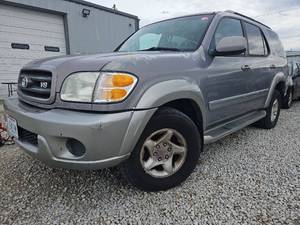lot 10847 image: 2001 Toyota Sequoia SR5 4WD  GRAY